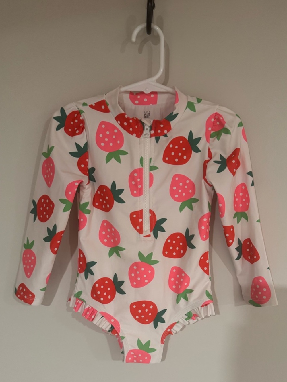 Baby Gap Strawberry Rashguard Swimsuit 3T Long Sleeve One Piece Pink Red white